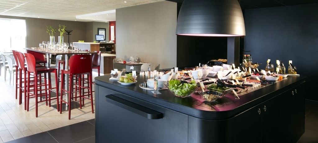 Hotel Campanile Marmande Restauracja zdjęcie